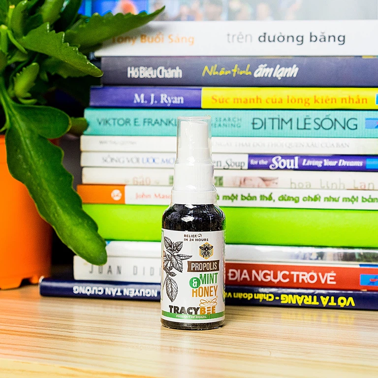 Keo ong xanh Tracybee Propolis Mint & Honey vị bạc hà giúp giảm đau, viêm họng, ho do nhiễm khuẩn (30ml)