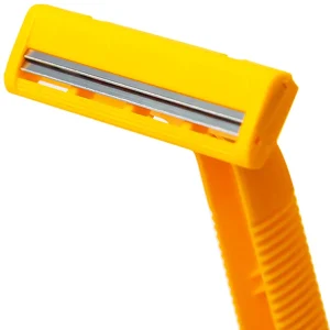 Dao cạo râu cán vàng Gillette Super Thin cạo sát, giảm khả năng trầy xước (2 cái)