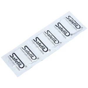Bao cao su Safefit Comfortable S52 không mùi khó chịu, độ bền cao, khả năng co giãn tốt, chất bôi trơn (3 cái)