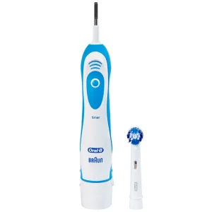Bàn chải đánh răng pin Oral-B Pro Health DB4510 loại bỏ được mảng bám và vết ố trên răng