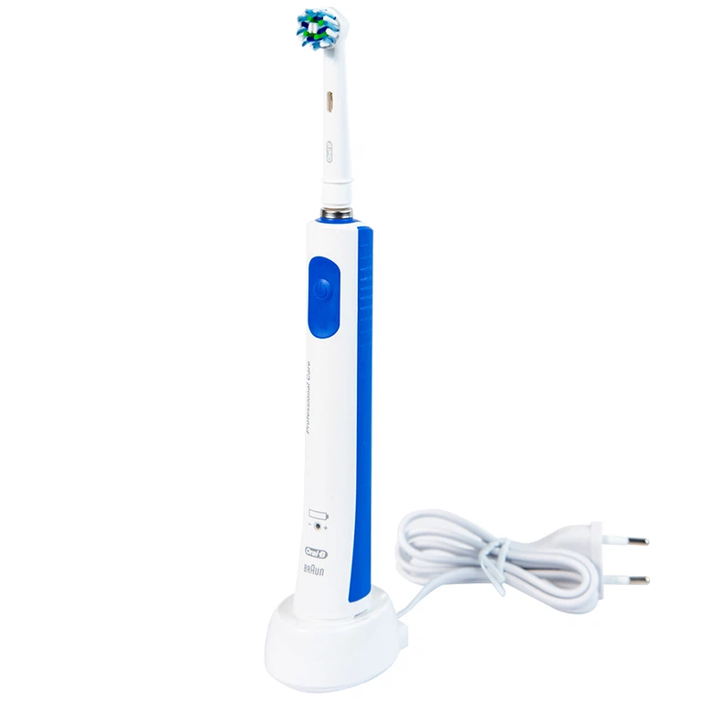 Bàn chải đánh răng điện Oral-B Pro600 D16.513 loại bỏ các mảng bám, làm sạch răng và khoang miệng cho người lớn