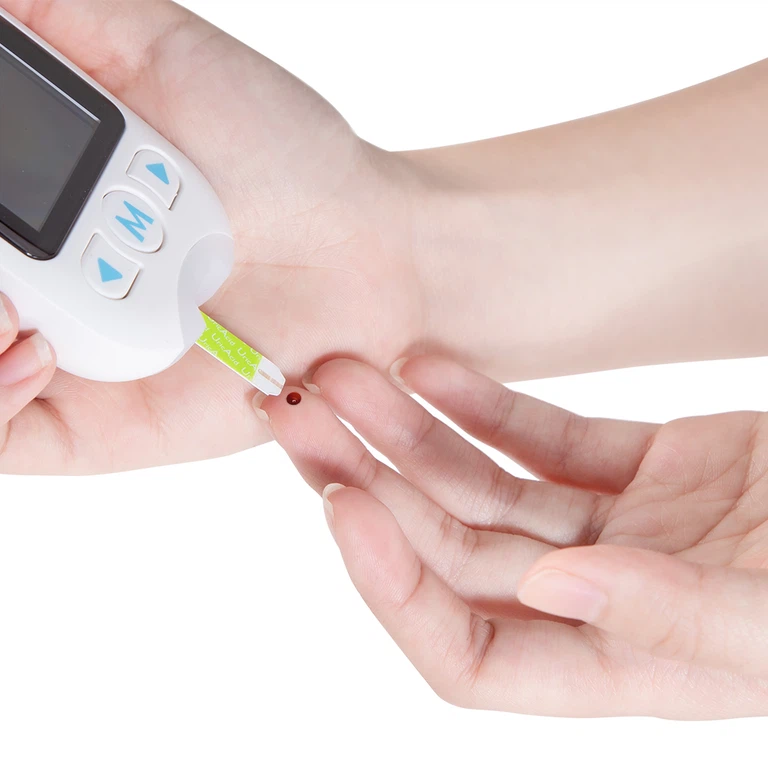 Que thử Axit Uric (Gout) FaCare FCM168 dùng để lấy máu (10 cái)