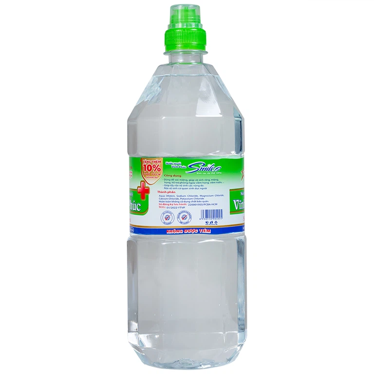 Nước muối Natri Clorid 0.9 Vĩnh Phúc Smiles làm sạch răng, khử mùi hôi khoang miệng (1100ml)