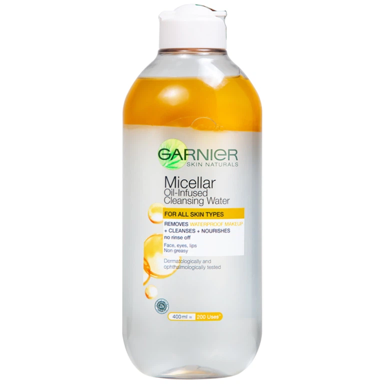 Nước tẩy trang Garnier Micellar Oil-infused Cleansing Water giúp làm sạch da và lấy đi bụi bẩn, cặn trang điểm và dầu thừa (400ml)