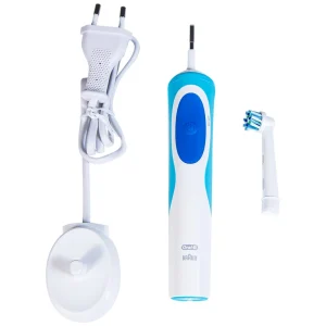 Bàn chải đánh răng điện Oral-B Vitality Crossaction Blue làm sạch mảng bám trên răng