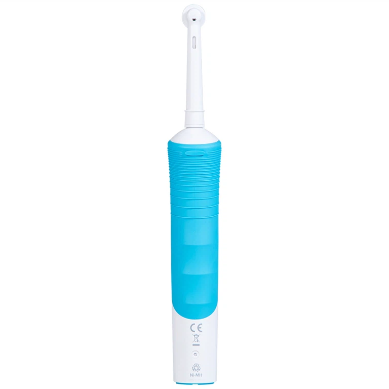 Bàn chải đánh răng điện Oral-B Vitality Crossaction Blue làm sạch mảng bám trên răng