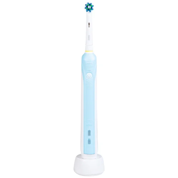 Bàn chải đánh răng điện Oral-B Pro 500 Crossaction loại bỏ các mảng bám và vết ố trên răng