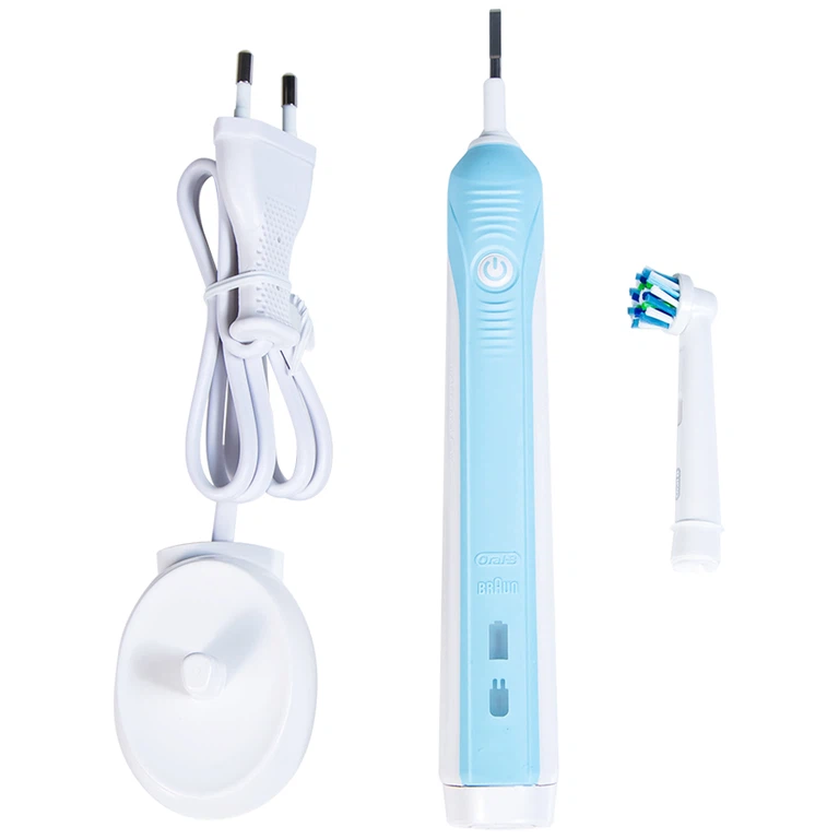 Bàn chải đánh răng điện Oral-B Pro 500 Crossaction loại bỏ các mảng bám và vết ố trên răng