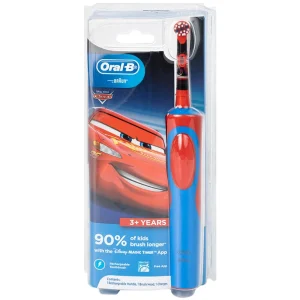 Bàn chải đánh răng trẻ em sạc điện Oral-B Vitality D12 Disney Cars giúp làm sạch mảng bám trên răng một cách toàn diện