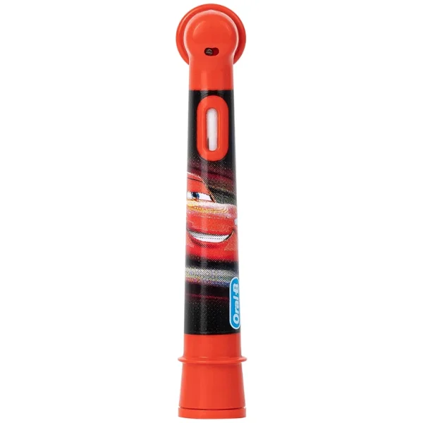 Bàn chải đánh răng trẻ em sạc điện Oral-B Vitality D12 Disney Cars giúp làm sạch mảng bám trên răng một cách toàn diện