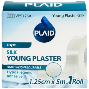 Băng keo cuộn lụa Young Plaster-Silk 1.25cm x 5m Young Chemical cố định ống truyền dẫn, dán lên gạc cố định vết thương (1 cuộn)